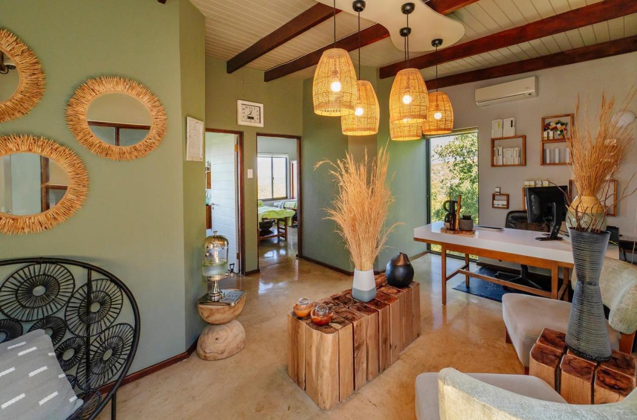 Rhino Ridge Safari Lodge KwaNompondo ภายนอก รูปภาพ