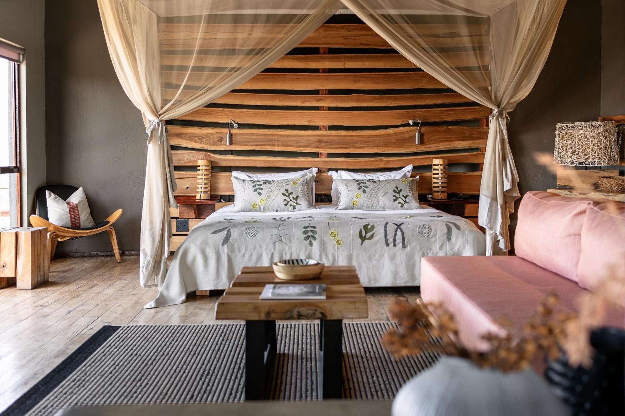 Rhino Ridge Safari Lodge KwaNompondo ภายนอก รูปภาพ